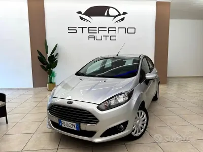 Usata Ford Fiesta Titanium 75 CV (55 kW) 2016 Grigio Utilitaria