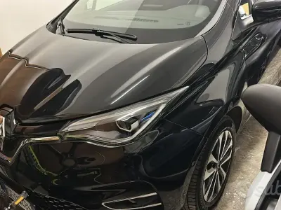 Begagnad Renault Zoe 50 kW (69 HK) 2021 Svart Halvkombi