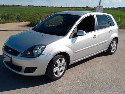 Usata Ford Fiesta 2008 Grigio Utilitaria