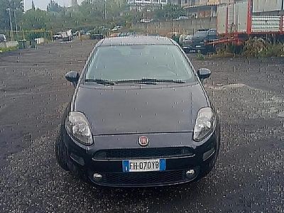 Usata Fiat Punto Lounge 95 CV (69 kW) 2017 Nero Berlina