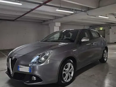 Usata Alfa Romeo Giulietta Super 120 CV (88 kW) 2017 Other Utilitaria