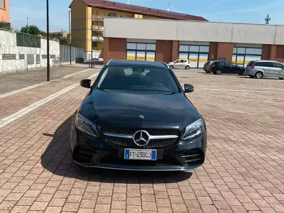Usata Mercedes C220 AMG line 367 CV (269 kW) 2018 Nero Station wagon