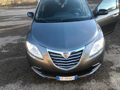 Usata Lancia Ypsilon 2012 Grigio Utilitaria