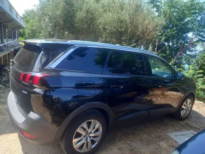Usata Peugeot 5008 Active 131 CV (96 kW) 2017 Nero SUV