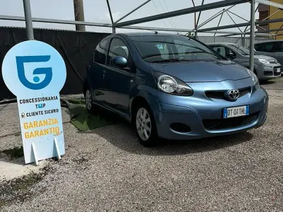 Usata Toyota Aygo 68 CV (50 kW) 2008 Blu Utilitaria