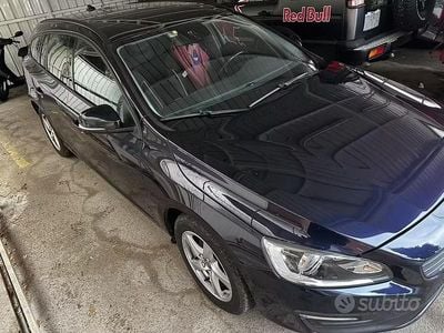 Usata Volvo V60 Business Edition 190 CV (139 kW) 2018 Blu Station wagon