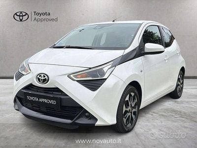 Usata Toyota Aygo X-play 72 CV (52 kW) 2020 Bianco Utilitaria