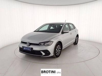 Begagnad VW Polo Life 95 HK (69 kW) 2023 Silver Halvkombi