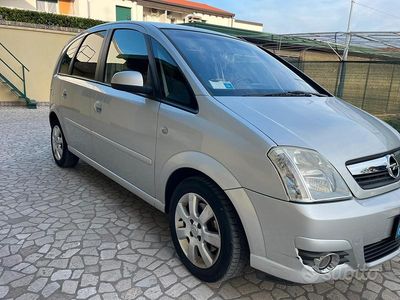 Usata Opel Meriva 105 CV (77 kW) 2006 Grigio Monovolume