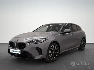Nuova BMW 118 M Sport 150 CV (110 kW) 2026 Skyscraper grey metallic Utilitaria