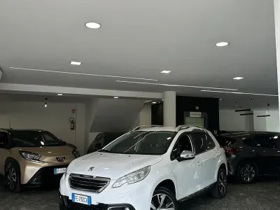 Usata Peugeot 2008 Allure 120 CV (88 kW) 2016 Bianco SUV