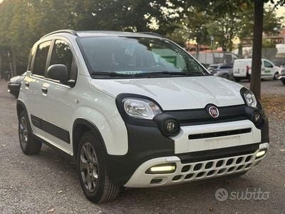 Begagnad Fiat Panda Cross Plus 70 HK (51 kW) 2022 Vit Halvkombi