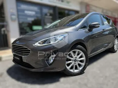 Usata Ford Fiesta Titanium 86 CV (63 kW) 2018 Grigio Utilitaria