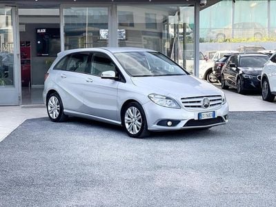 Usata Mercedes B180 109 CV (80 kW) 2013 Grigio Monovolume