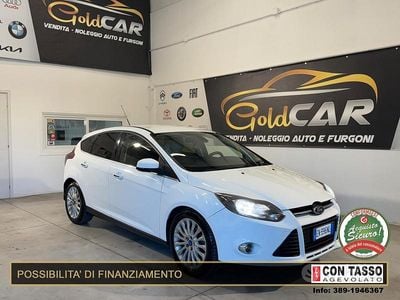 Begagnad Ford Focus Titanium 95 HK (69 kW) 2012 Vit Sedan