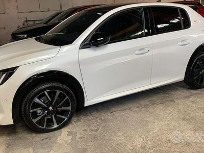 Usata Peugeot 208 GT 131 CV (96 kW) 2022 Utilitaria