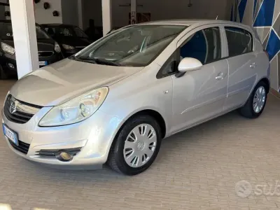 Usata Opel Corsa Cosmo 75 CV (55 kW) 2007 Grigio Utilitaria