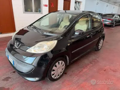 Usata Peugeot 107 68 CV (50 kW) 2006 Nero Utilitaria