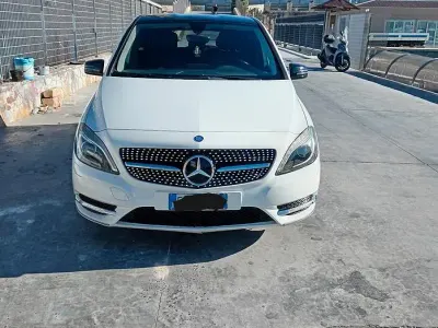 Usata Mercedes B200 Executive 136 CV (100 kW) 2013 Bianco Utilitaria