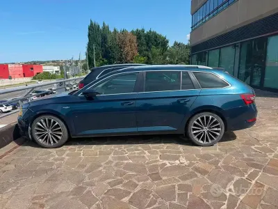 Usata Skoda Superb LAURIN & KLEMENT 190 CV (139 kW) 2019 Blu Station wagon