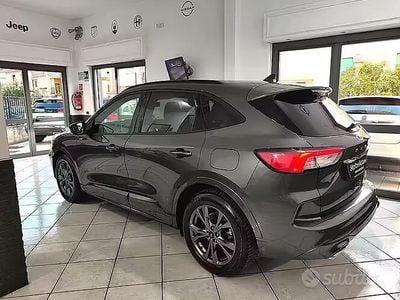 Usata Ford Kuga ST-Line 120 CV (88 kW) 2024 Grigio SUV
