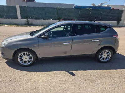 Usata Lancia Delta 120 CV (88 kW) 2011 Grigio Utilitaria