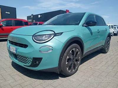Usata Fiat 600 La Prima 145 CV (106 kW) 2025 Bluazzurro SUV