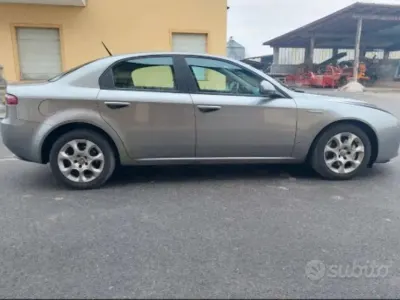 Usata Alfa Romeo 159 Progression 150 CV (110 kW) 2008 Argento Berlina