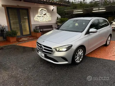 Usata Mercedes B200 Premium 150 CV (110 kW) 2020 Argento Utilitaria