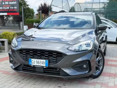Usata Ford Focus ST-Line 120 CV (88 kW) 2021 Grigio Station wagon