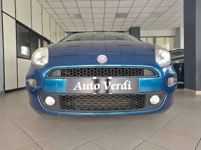 Usata Fiat Punto Lounge 95 CV (69 kW) 2012 Verde ottanio Utilitaria