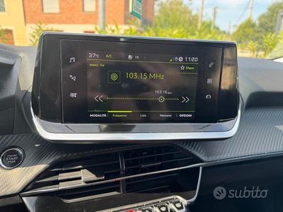 Usata Peugeot 2008 Allure 102 CV (75 kW) 2021 Bianco SUV