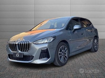 Begagnad BMW 218 Performance 150 HK (110 kW) 2024 Grå Kombi