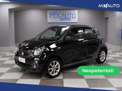 Begagnad Smart ForFour Passion 71 HK (52 kW) 2017 Svart Halvkombi