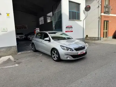 Usata Peugeot 308 Business-Line 92 CV (67 kW) 2015 Argento Berlina
