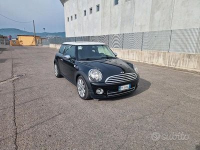 Usata Mini Cooper D 109 CV (80 kW) 2009 Nero Utilitaria