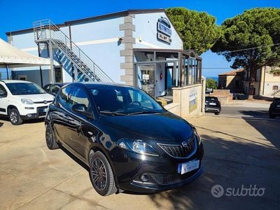 Usata Lancia Ypsilon Gold 69 CV (50 kW) 2023 Nero Utilitaria