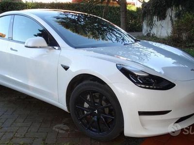 usata Tesla Model 3 long range 4wd in garanzia x 4 anni