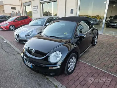 Usata VW New Beetle 105 CV (77 kW) 2007 Nero Utilitaria