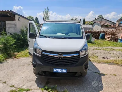 Usata Opel Vivaro 118 CV (86 kW) 2018 Bianco Monovolume