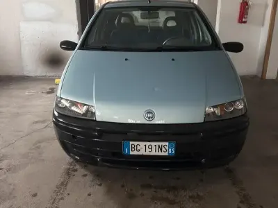 Usata Fiat Punto 60 CV (44 kW) 1999 Blu Berlina