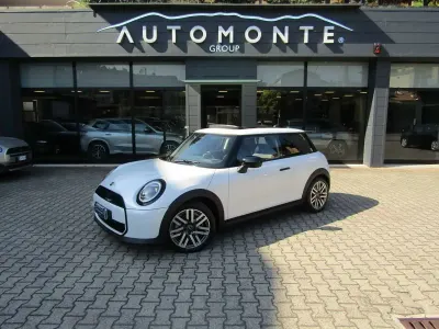 Usata Mini Cooper 114 kW (156 CV) 2025 Nanuq white Utilitaria