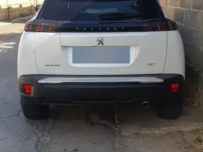 Usata Peugeot 2008 131 CV (96 kW) 2022 Bianco SUV