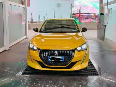 Occasion Peugeot 208 Allure 75 ch (55 kW) 2022 Jaune Citadine