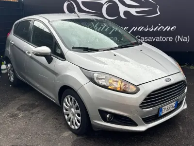 Usata Ford Fiesta Titanium 75 CV (55 kW) 2013 Argento Berlina