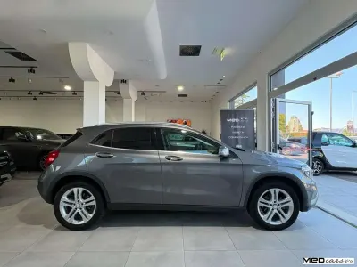 Usata Mercedes GLA200 136 CV (100 kW) 2016 Grigio SUV