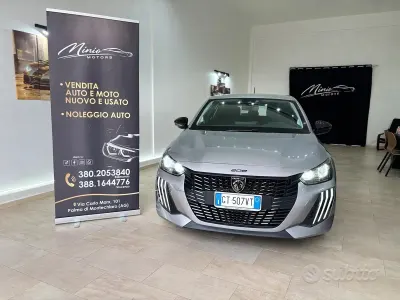 Usata Peugeot 208 Active 75 CV (55 kW) 2024 Grigio Utilitaria
