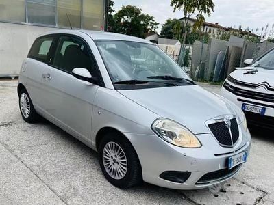 Usata Lancia Ypsilon 60 CV (44 kW) 2008 Grigio Utilitaria