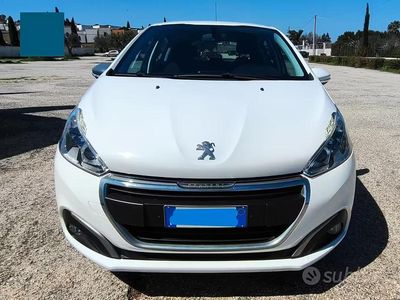 Usata Peugeot 208 Active 75 CV (55 kW) 2018 Bianco Utilitaria