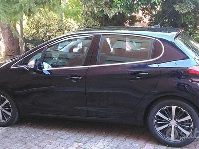 Usata Peugeot 208 Allure 100 CV (73 kW) 2016 Blu Utilitaria